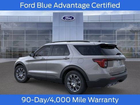Used 2026 Ford Explorer Active w/ Active Comfort Package AWD/4WD image 5