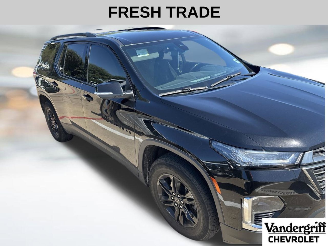 Used 2023 Chevrolet Traverse LT FWD image 4