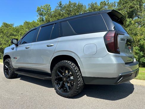 Used 2024 GMC Yukon AT4 w/ Technology Package AWD/4WD image 7