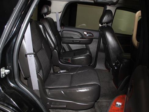 Used 2008 Cadillac Escalade AWD image 28