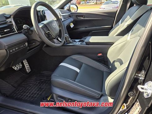New 2026 Toyota Camry Hybrid w/ Multimedia Upgrade Package FWD image 7
