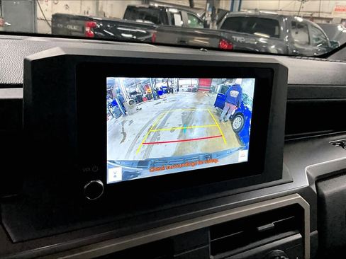 Certified 2025 Toyota Tacoma TRD Off-Road image 27