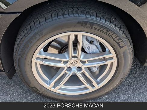 Used 2023 Porsche Macan AWD/4WD image 31