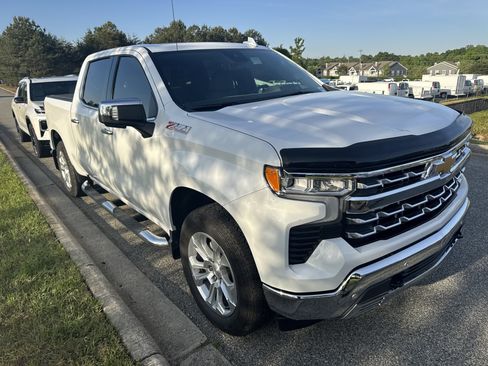 Used 2024 Chevrolet Silverado 1500 LTZ w/ LTZ Premium Package AWD/4WD image 2
