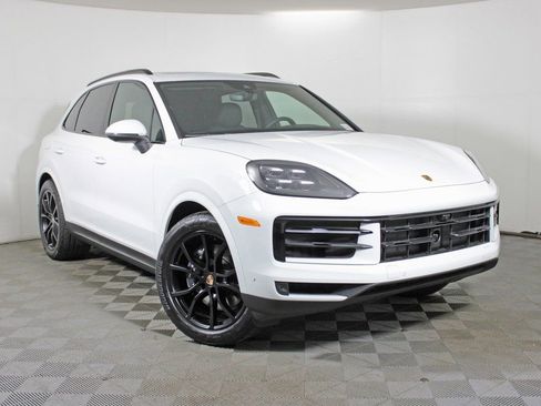 Certified 2026 Porsche Cayenne image 9