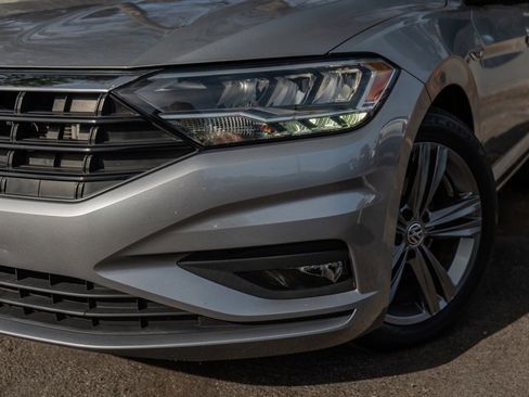 Used 2021 Volkswagen Jetta R-Line w/ R-Line Cold Weather Package image 4