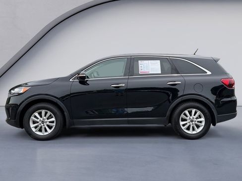 Used 2020 Kia Sorento LX FWD image 2