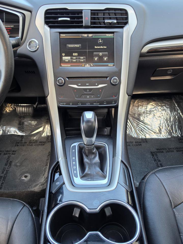 Used 2015 Ford Fusion SE w/ Equipment Group 202A AWD/4WD image 15