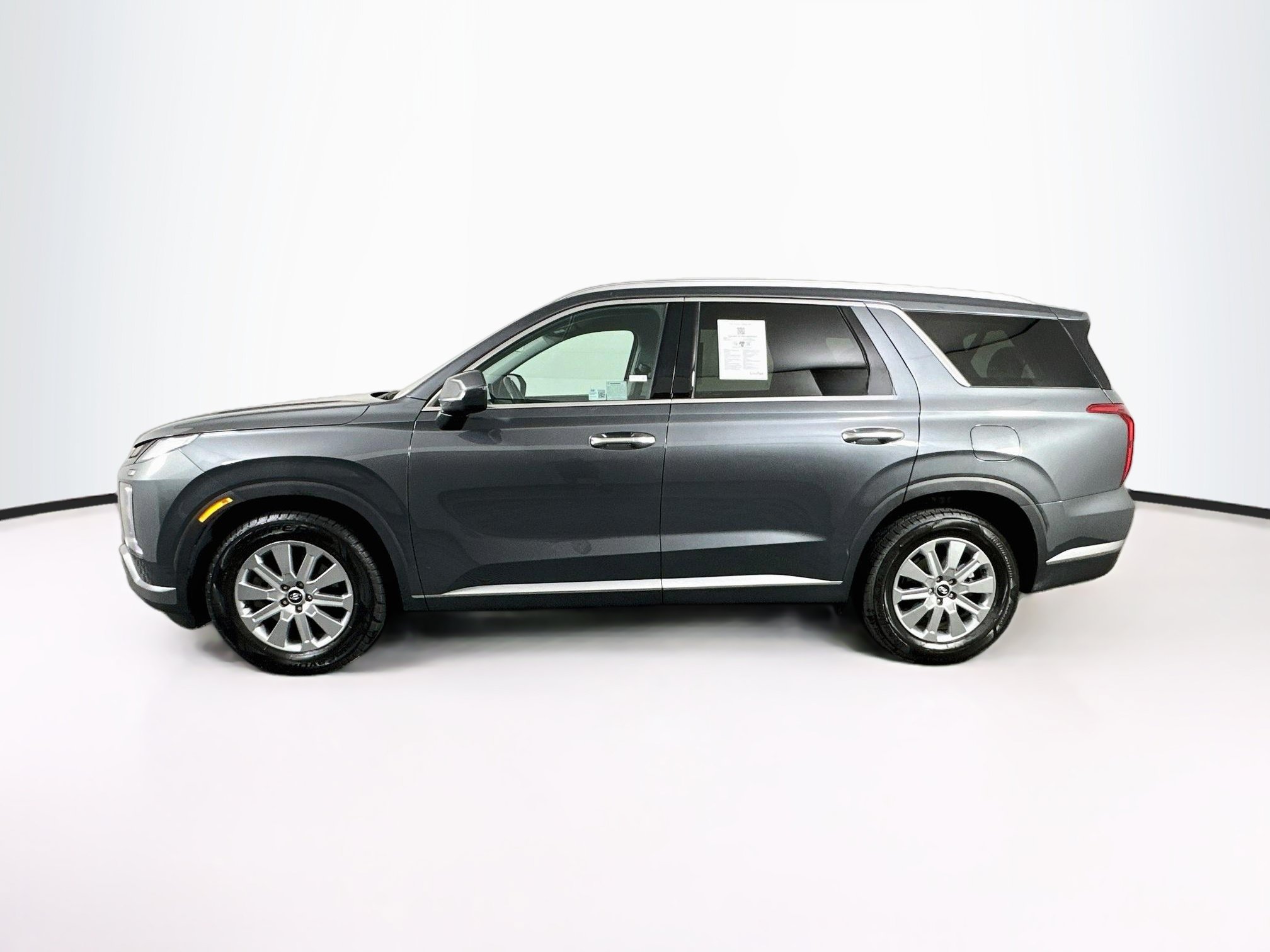 Used 2025 Hyundai Palisade SEL FWD image 4