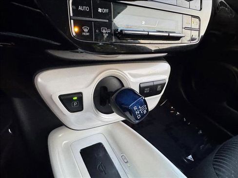 Used 2016 Toyota Prius Three image 16