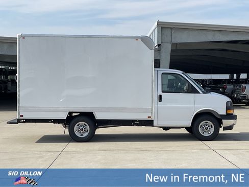 New 2025 GMC Savana 3500 w/ Power Convenience Package image 10