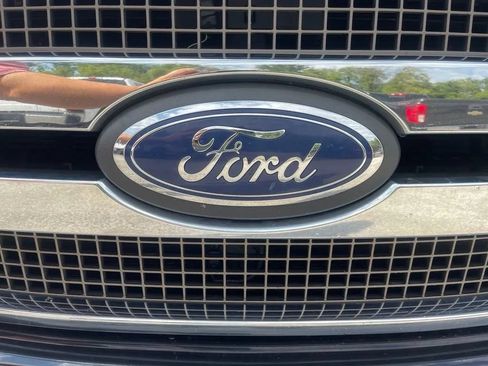 Used 2018 Ford F150 King Ranch w/ Equipment Group 601A Luxury AWD/4WD image 10