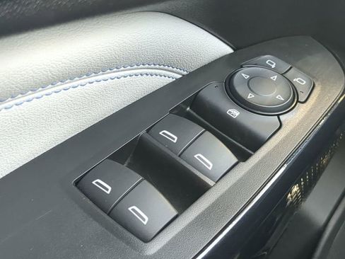 Used 2025 Chevrolet Trax LT w/ LT Convenience Package image 23