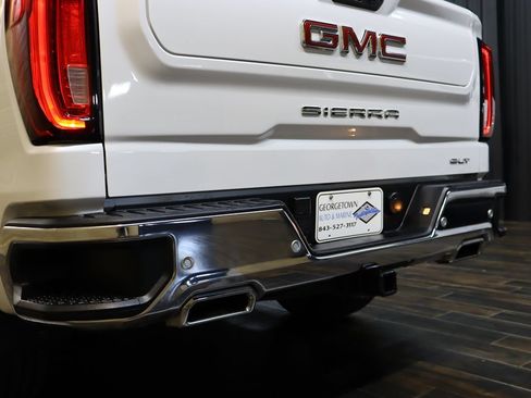 Used 2022 GMC Sierra 1500 SLT w/ SLT Premium Plus Package AWD/4WD image 35