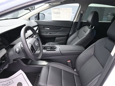 Used 2025 Nissan Murano SV AWD/4WD image 11