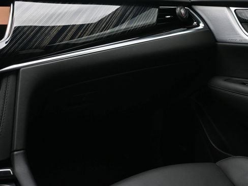 Used 2024 Cadillac XT6 Premium Luxury w/ LPO, Floor Liner Package FWD image 8