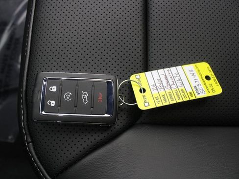 New 2025 Jeep Grand Cherokee Limited image 9