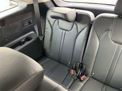 Used 2024 Kia Sorento S image 21