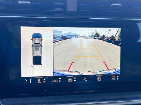 Used 2024 GMC Sierra 1500 Denali w/ Technology Package AWD/4WD image 14