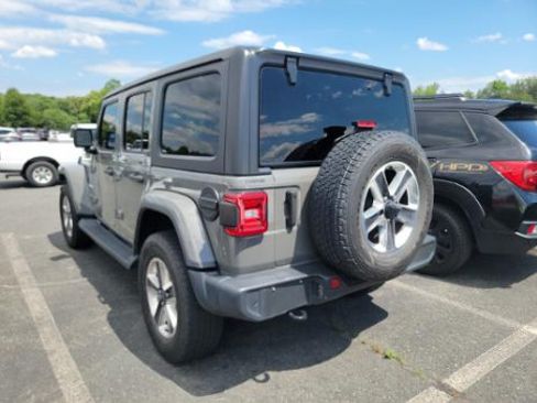 Used 2021 Jeep Wrangler Unlimited Sahara AWD/4WD image 4