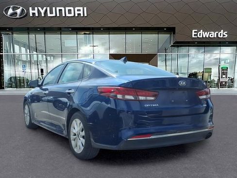 Used 2018 Kia Optima S FWD image 3