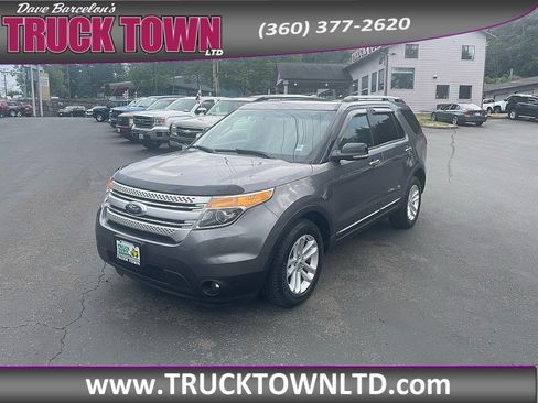 Used 2014 Ford Explorer XLT w/ Equipment Group 202A AWD/4WD image 1