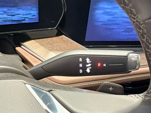 New 2026 Chevrolet Suburban High Country image 17