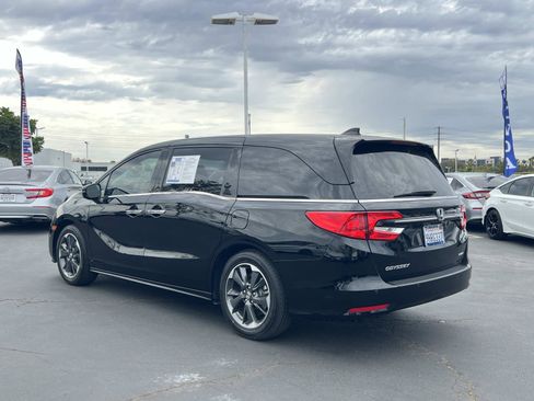 Used 2023 Honda Odyssey Elite image 3
