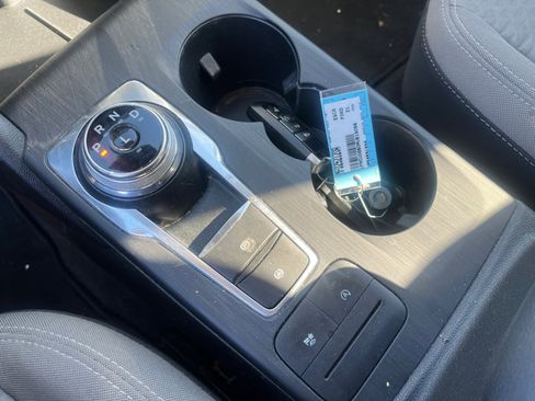 Used 2021 Ford Escape SE w/ SE Sport Appearance Package image 32