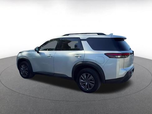 Used 2025 Nissan Pathfinder SV FWD image 10