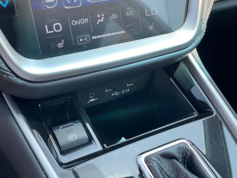Used 2022 Subaru Outback Premium image 21