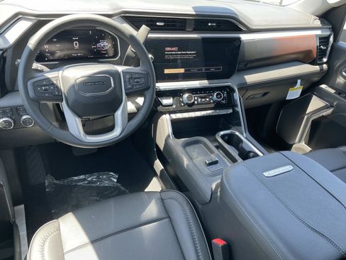 New 2026 GMC Sierra 2500 Denali w/ Denali Reserve Package AWD/4WD image 8