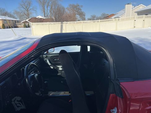 Used 2003 Toyota MR2 Base 2dr Convertible image 25