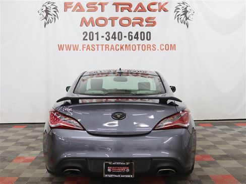 Used 2016 Hyundai Genesis 3.8 image 5