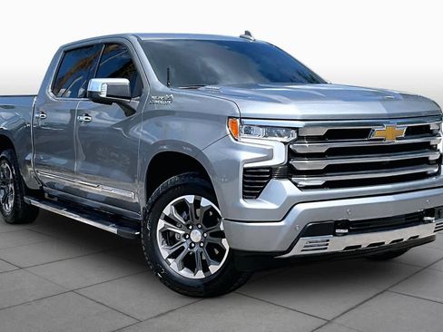 Used 2024 Chevrolet Silverado 1500 High Country w/ Technology Package AWD/4WD image 3