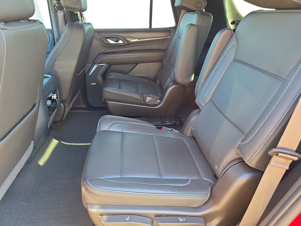 Used 2023 GMC Yukon Denali RWD image 12