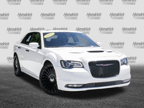 Used 2023 Chrysler 300 S RWD image 2