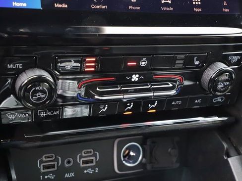 New 2025 Jeep Grand Cherokee Limited AWD/4WD image 30