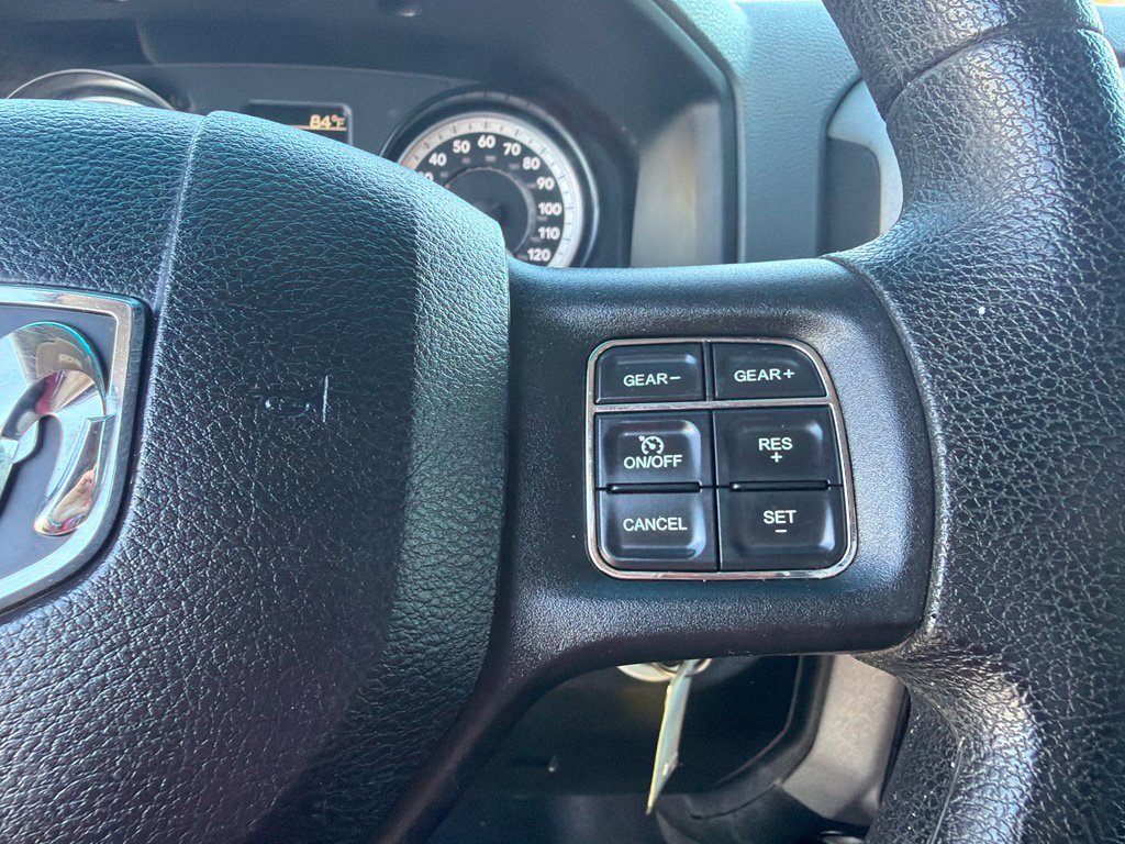 Used 2015 RAM 1500 Express RWD image 27