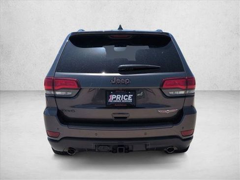 Used 2017 Jeep Grand Cherokee Trailhawk AWD/4WD image 7
