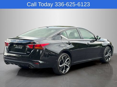 Used 2025 Nissan Altima 2.5 SR AWD/4WD image 6