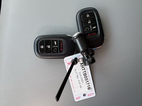 Certified 2024 Honda Pilot Touring image 39