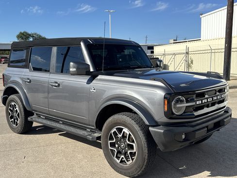 Used 2024 Ford Bronco Outer Banks image 15