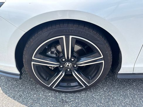 Used 2023 Honda Accord Sport image 10