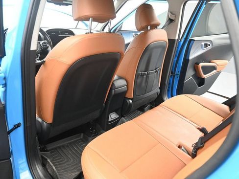 Certified 2025 Kia Soul EX FWD image 14