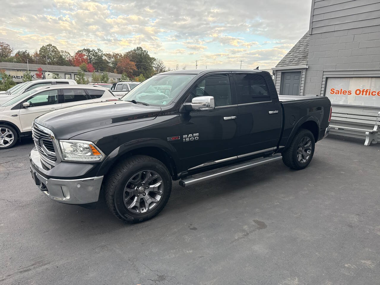 Used 2017 RAM 1500 Limited AWD/4WD image 3