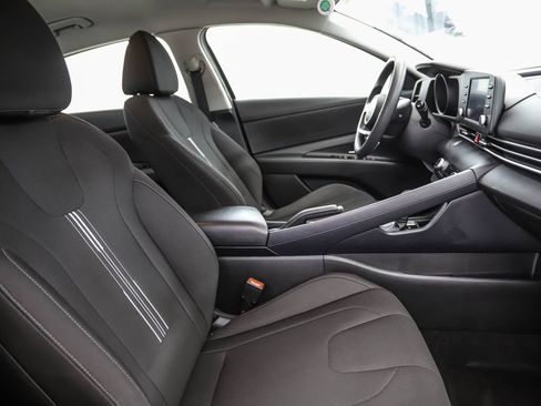 Used 2022 Hyundai Elantra SEL w/ Preferred Accessory Package image 30