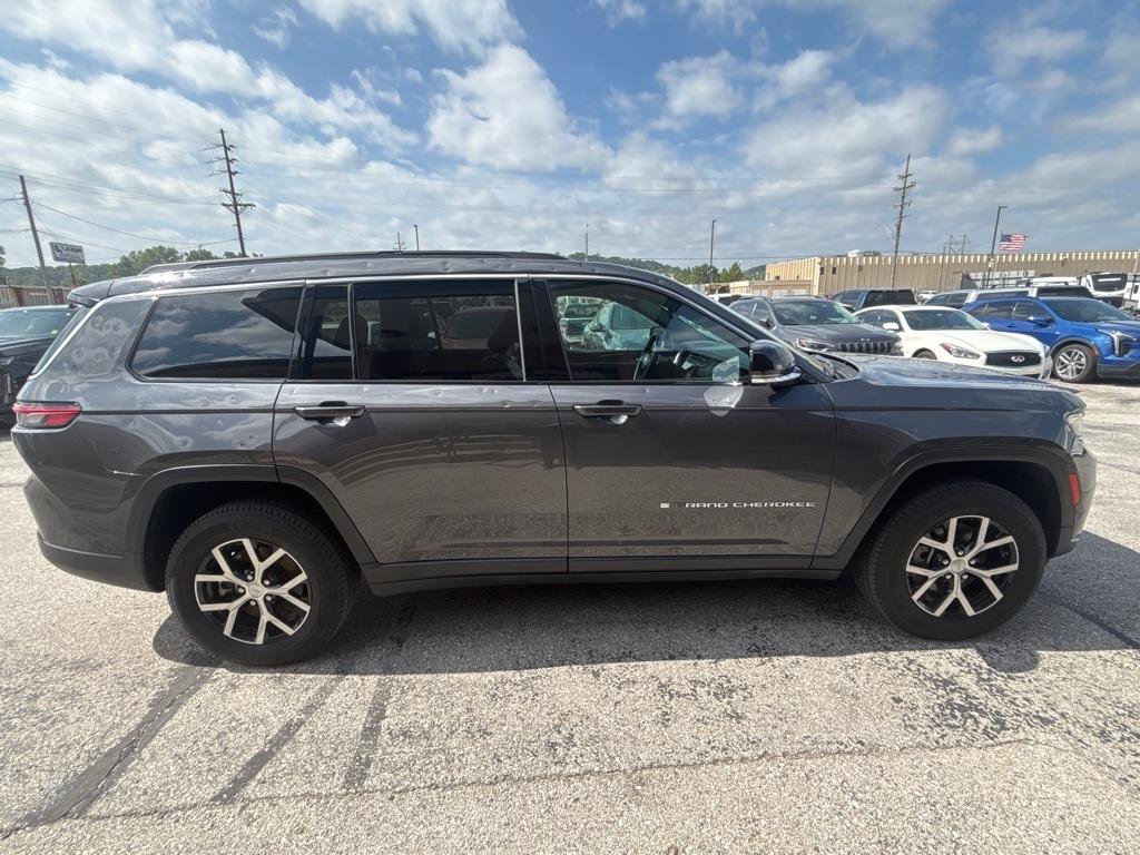 Used 2024 Jeep Grand Cherokee L Limited w/ Luxury Tech Group II AWD/4WD image 8