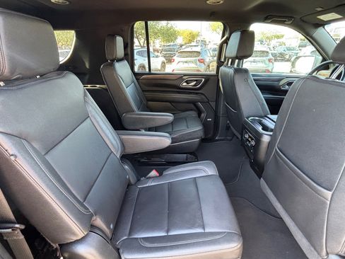 Used 2023 Chevrolet Suburban Z71 w/ Luxury Package AWD/4WD image 28