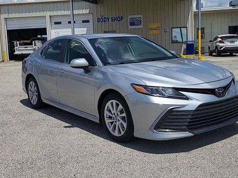 Used 2023 Toyota Camry LE image 2